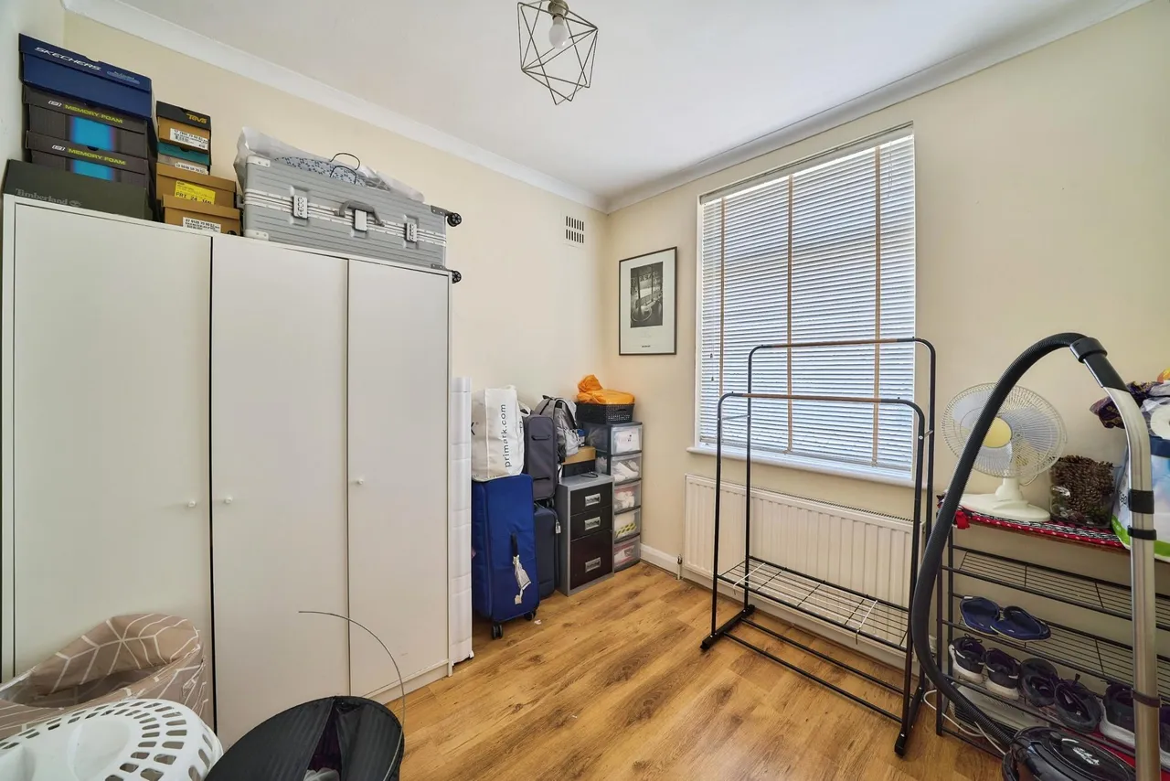 Clinton Crescent, Ilford, IG6, photo 18