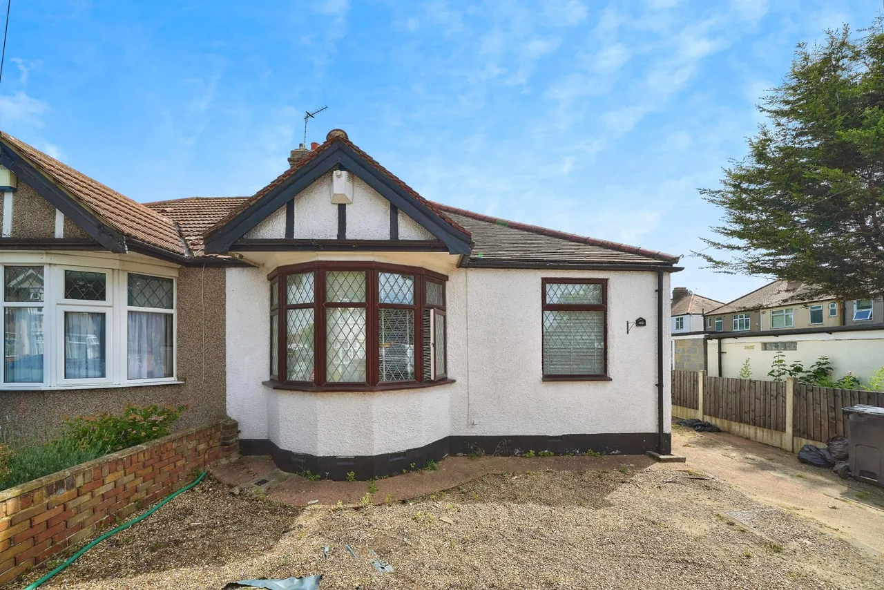 Clinton Crescent, Ilford, IG6, photo 3