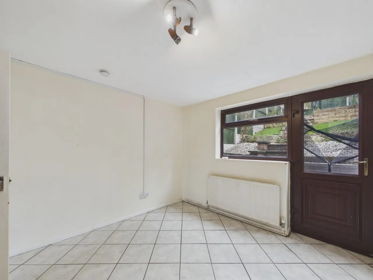 Holland Road, Old Whittington, S41, photo 8