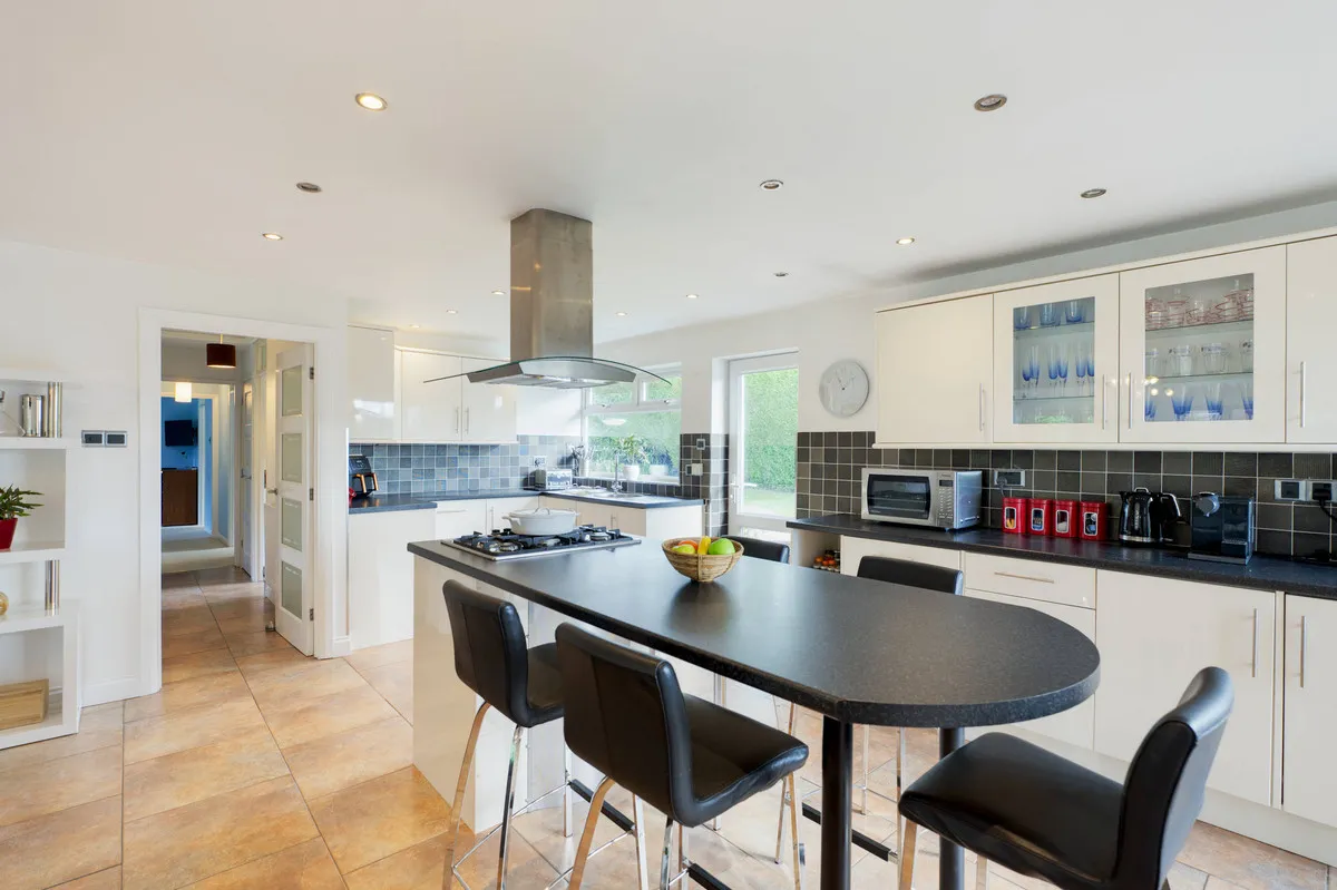 Mapledrakes Close, Ewhurst, GU6, photo 5
