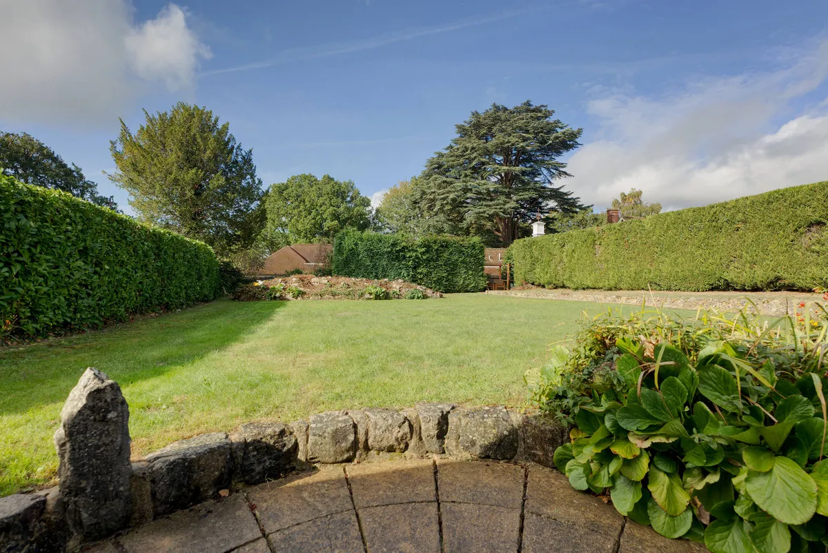 Mapledrakes Close, Ewhurst, GU6, photo 16