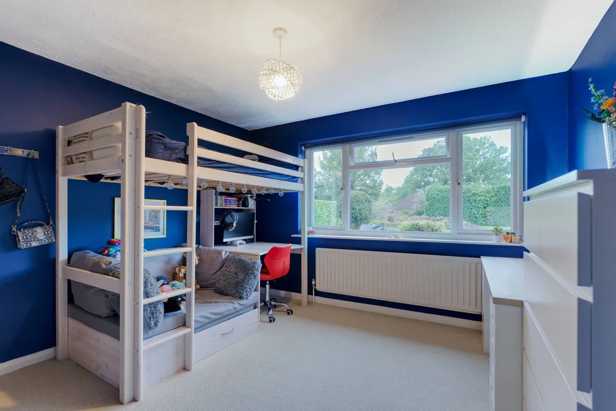 Mapledrakes Close, Ewhurst, GU6, photo 11