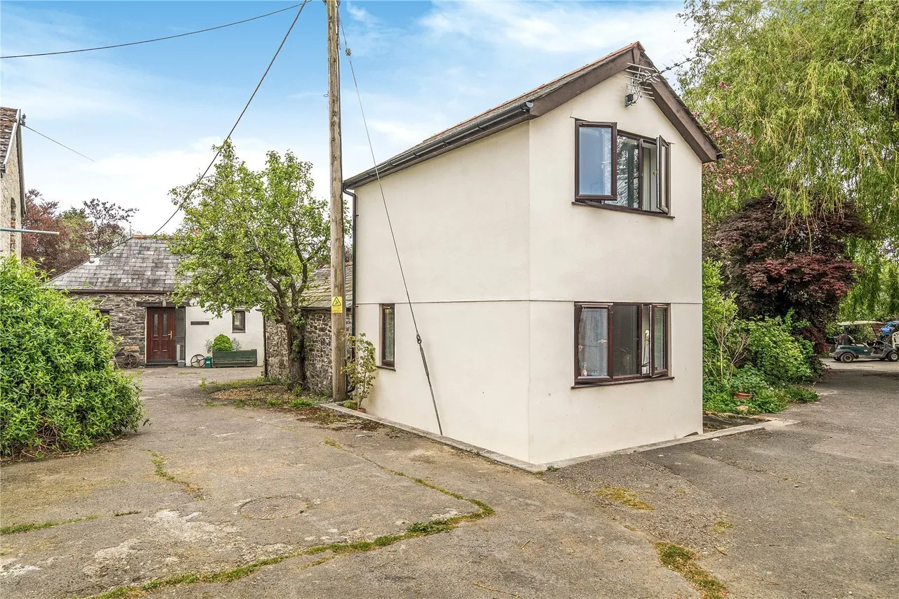 Launceston, PL15, photo 19