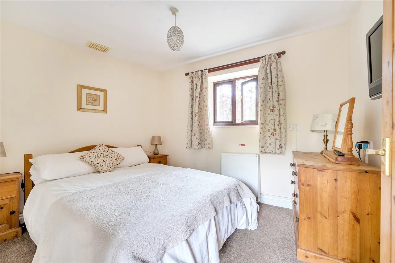 Launceston, PL15, photo 27