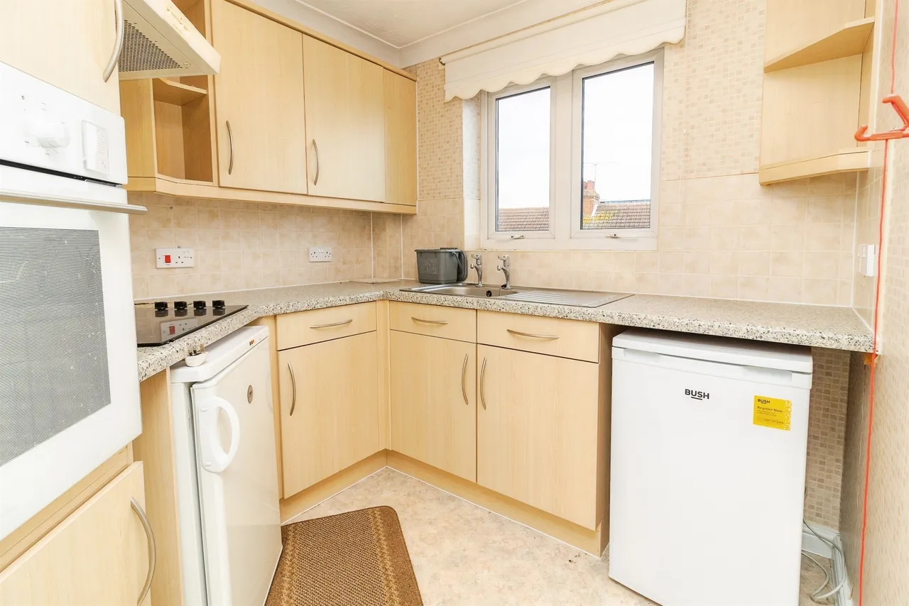 Clifford Avenue, Bletchley, MK2, photo 3