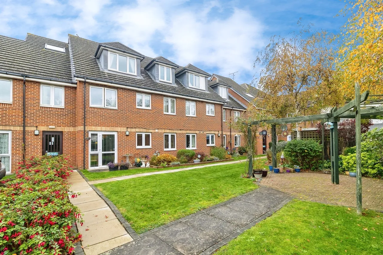 Clifford Avenue, Bletchley, MK2, photo 2
