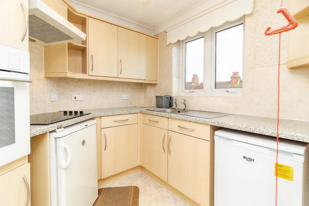 Clifford Avenue, Bletchley, MK2, photo 4