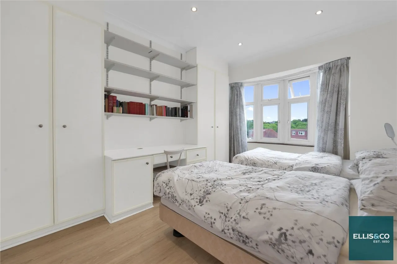 Tenterden Drive, Hendon, NW4, photo 14