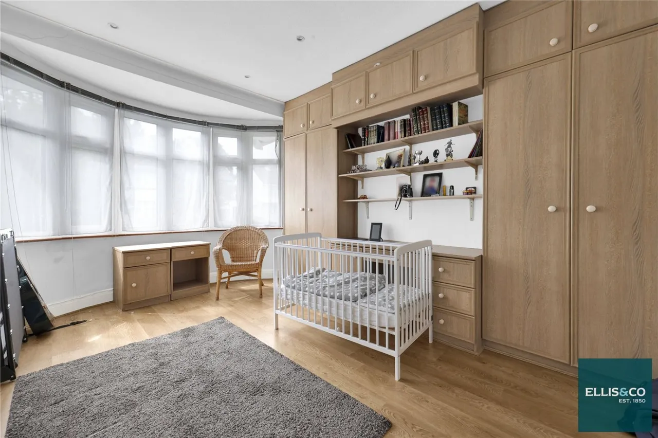 Tenterden Drive, Hendon, NW4, photo 13