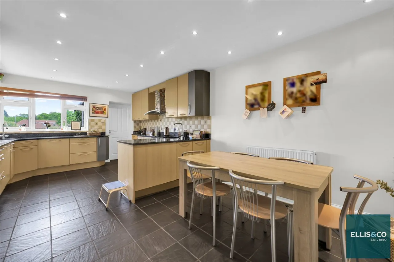 Tenterden Drive, Hendon, NW4, photo 19