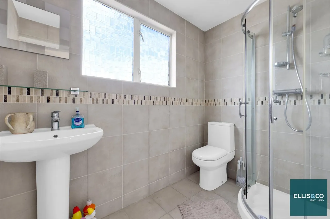 Tenterden Drive, Hendon, NW4, photo 20
