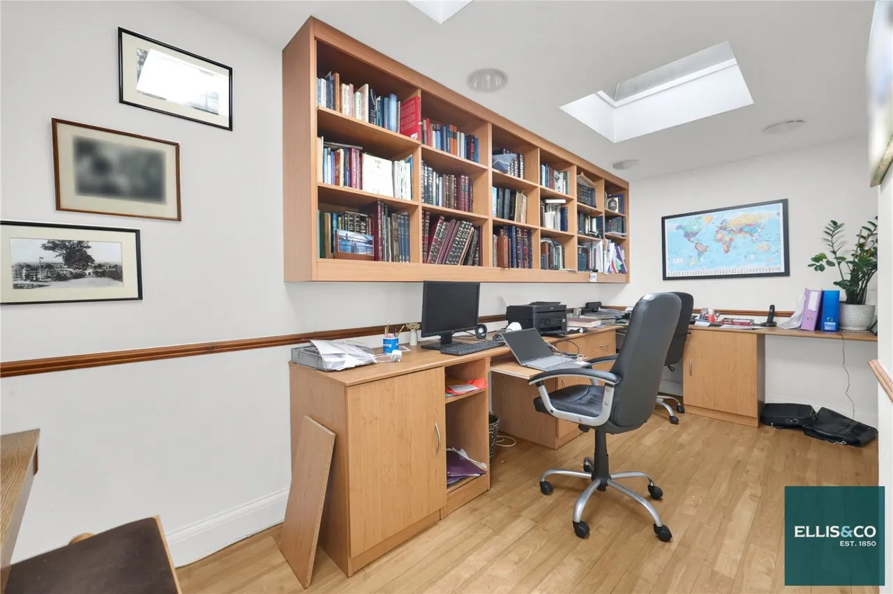 Tenterden Drive, Hendon, NW4, photo 7