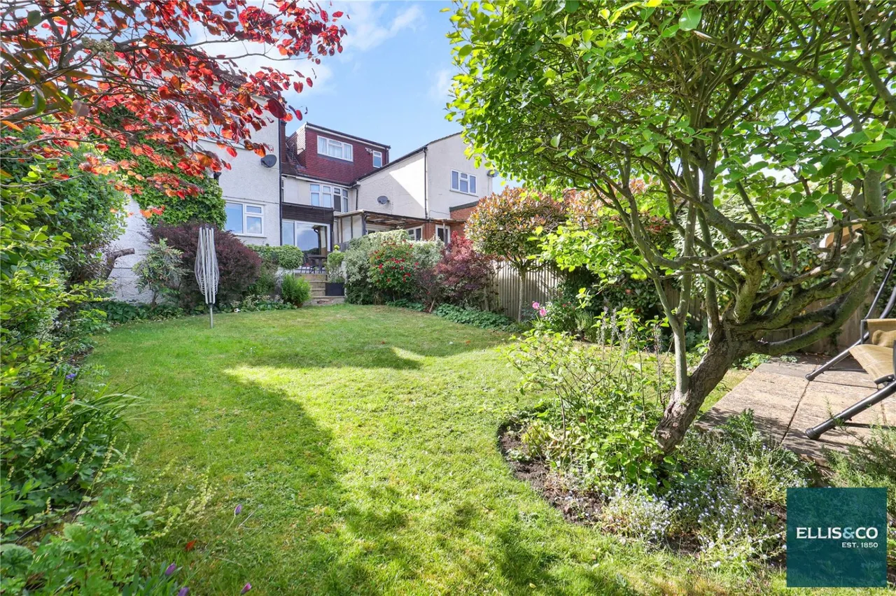 Tenterden Drive, Hendon, NW4, photo 2