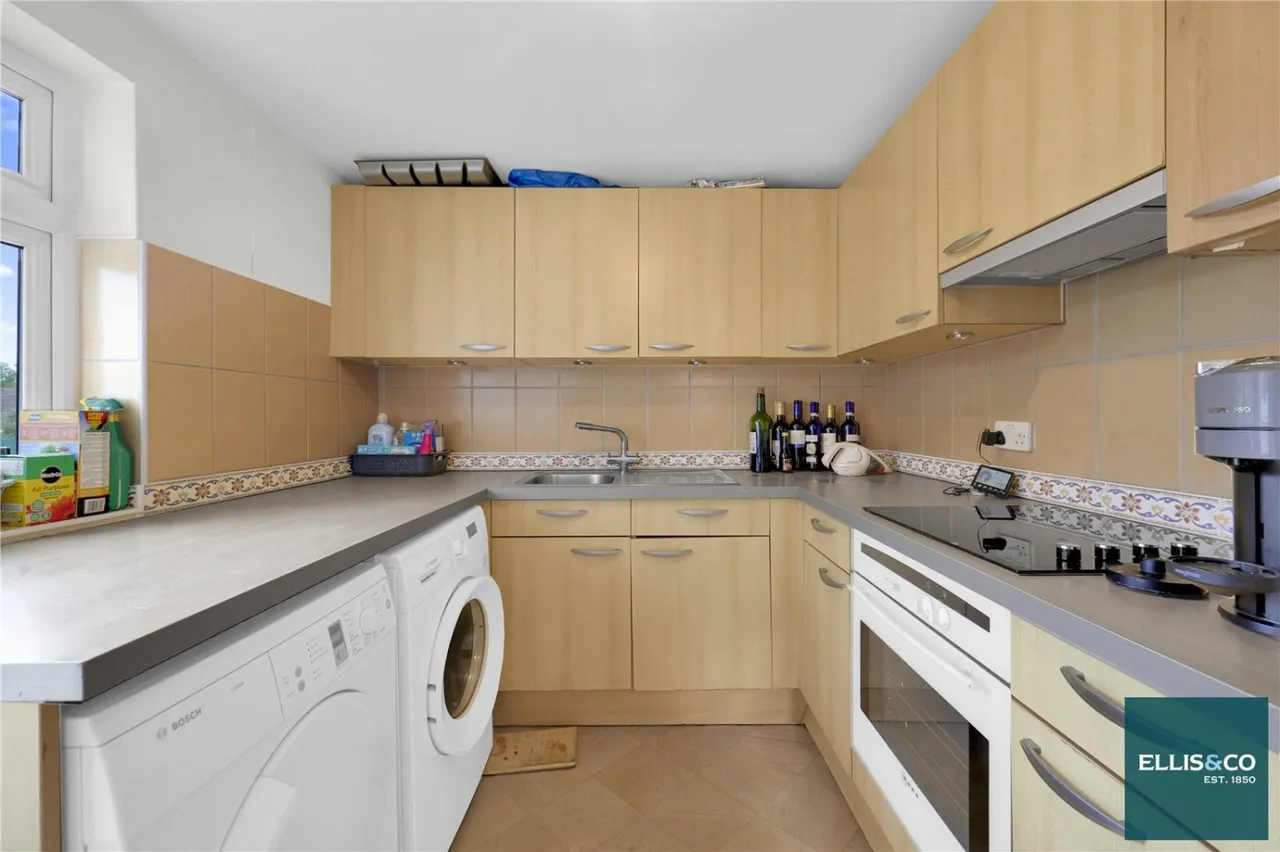 Tenterden Drive, Hendon, NW4, photo 9