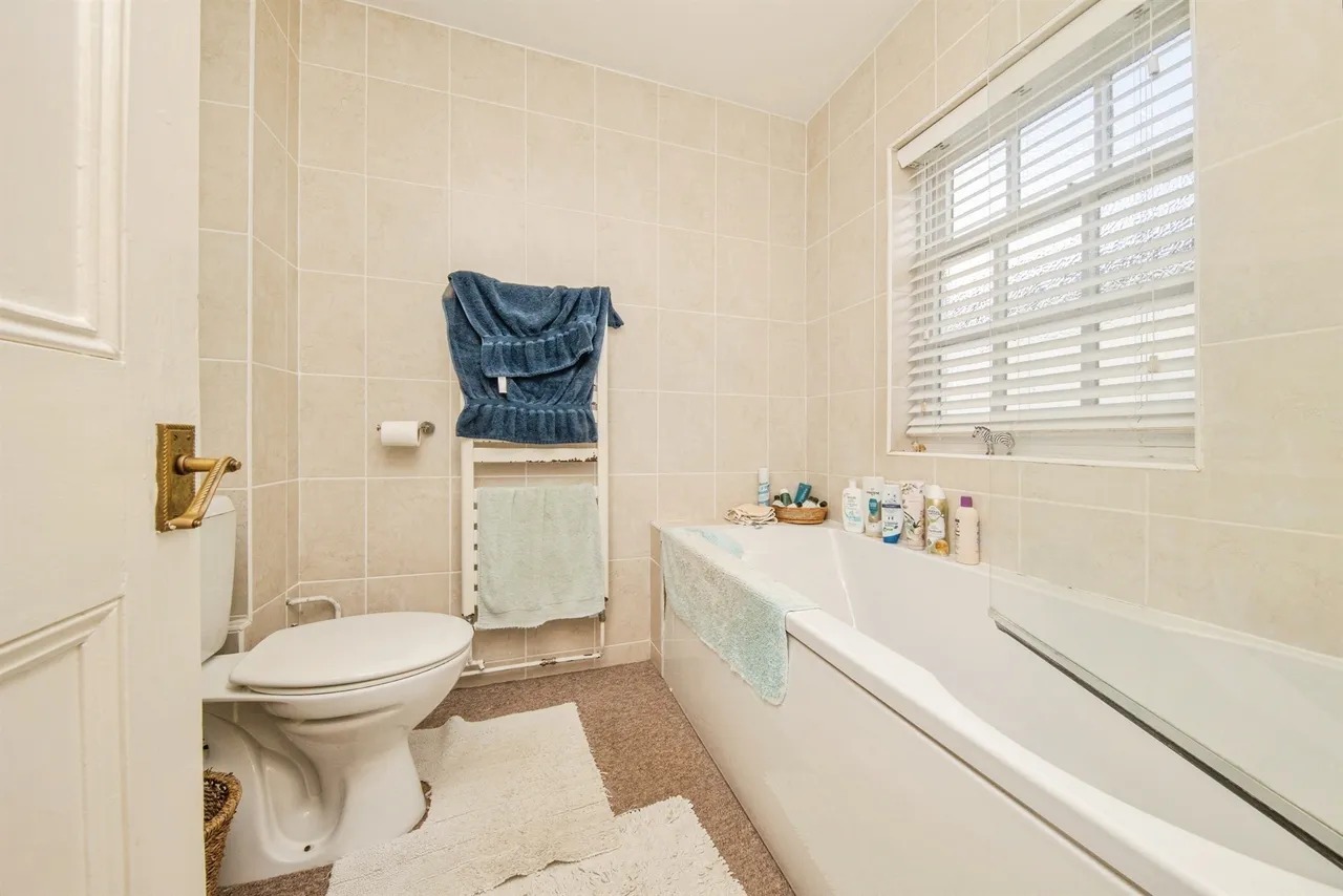 Station Road, Great Bentley, Colchester, photo 11