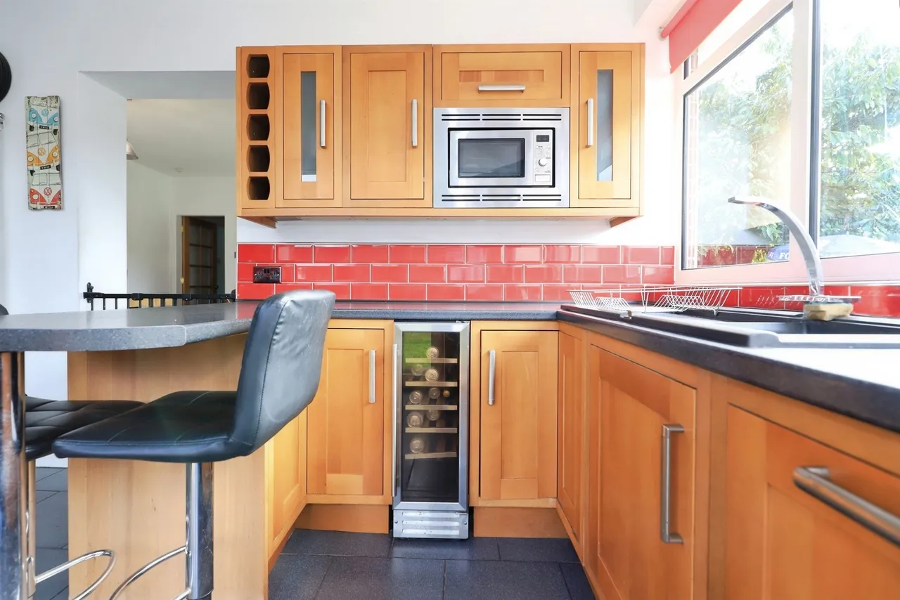 Eliot Croft, Bilston, WV14, photo 10