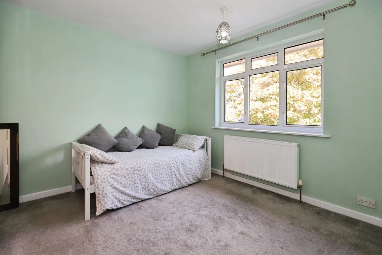 Eliot Croft, Bilston, WV14, photo 19