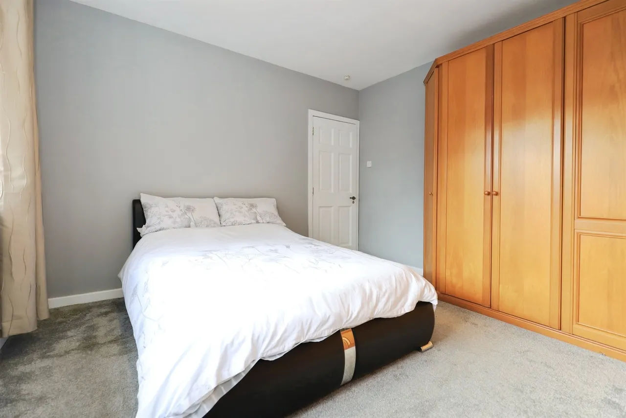 Eliot Croft, Bilston, WV14, photo 17