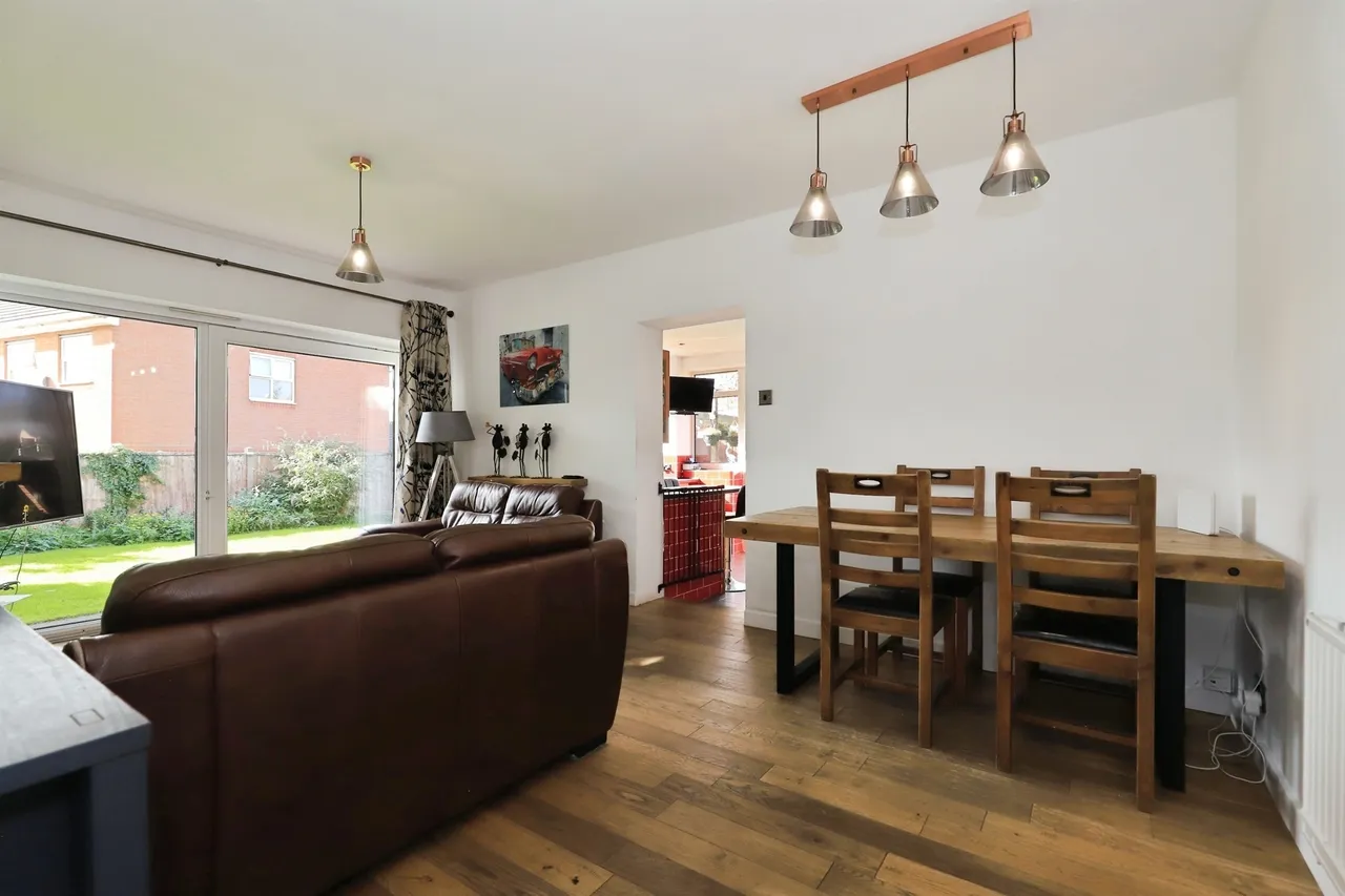 Eliot Croft, Bilston, WV14, photo 7