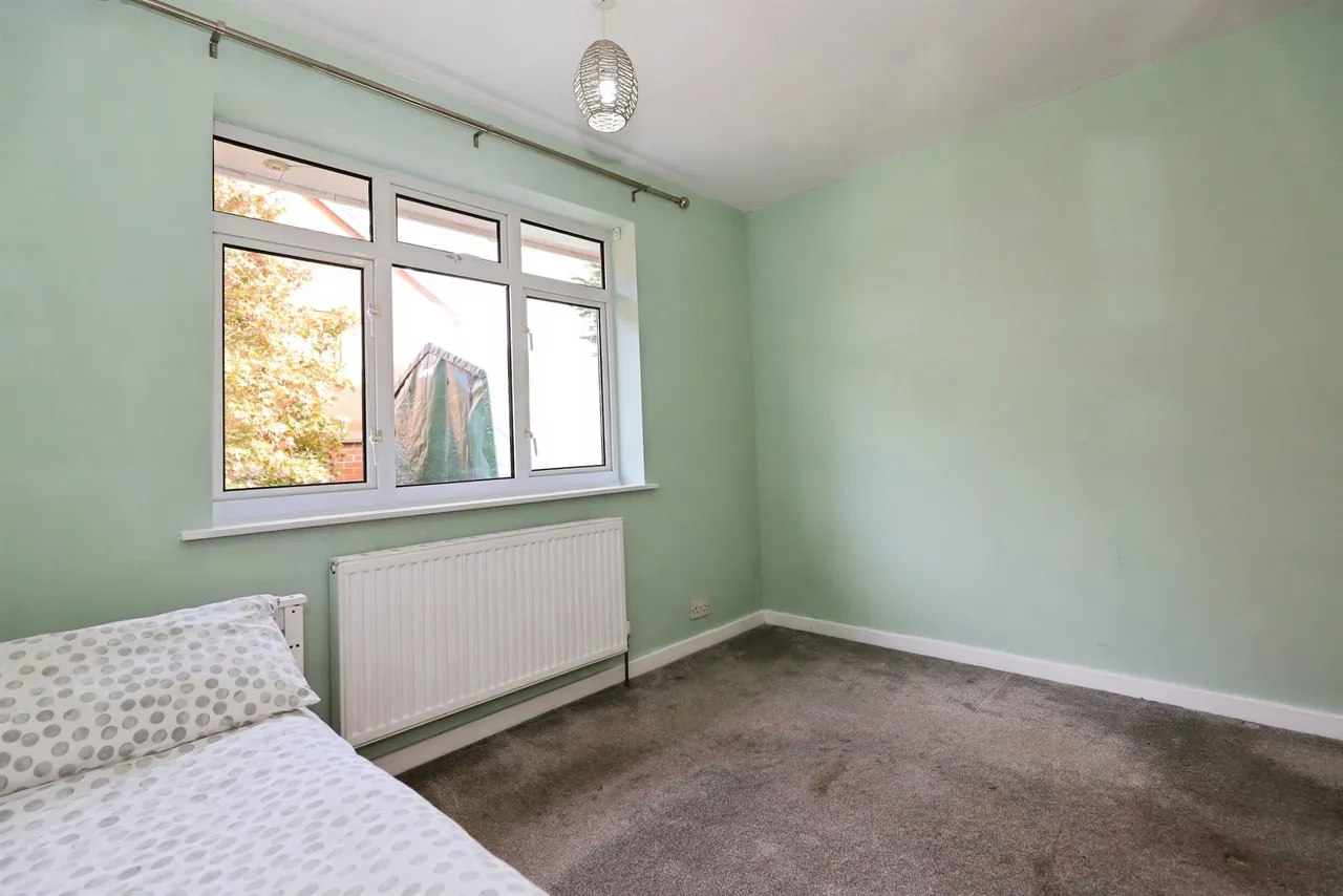 Eliot Croft, Bilston, WV14, photo 20