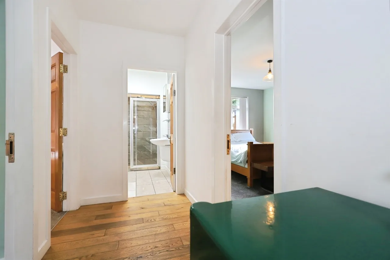 Eliot Croft, Bilston, WV14, photo 11