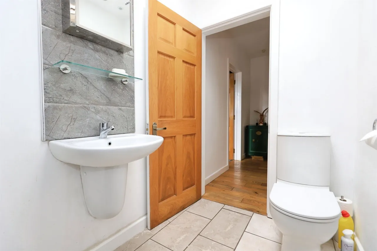 Eliot Croft, Bilston, WV14, photo 13