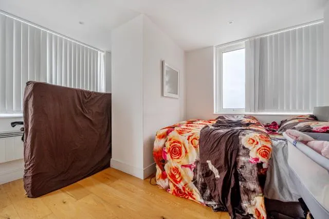 High Street, Slough, SL1, photo 9