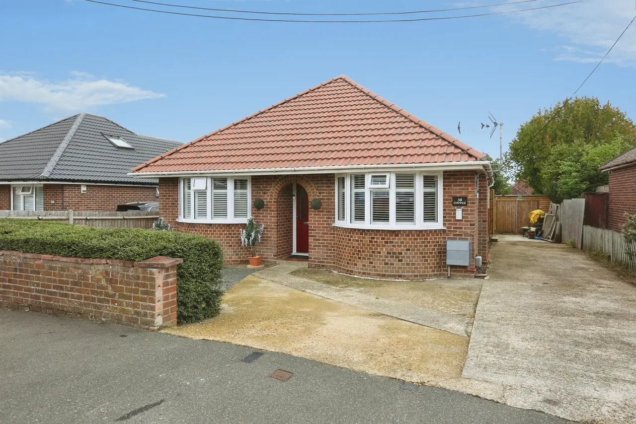 3 bed house for sale — Cowper Road, Southampton