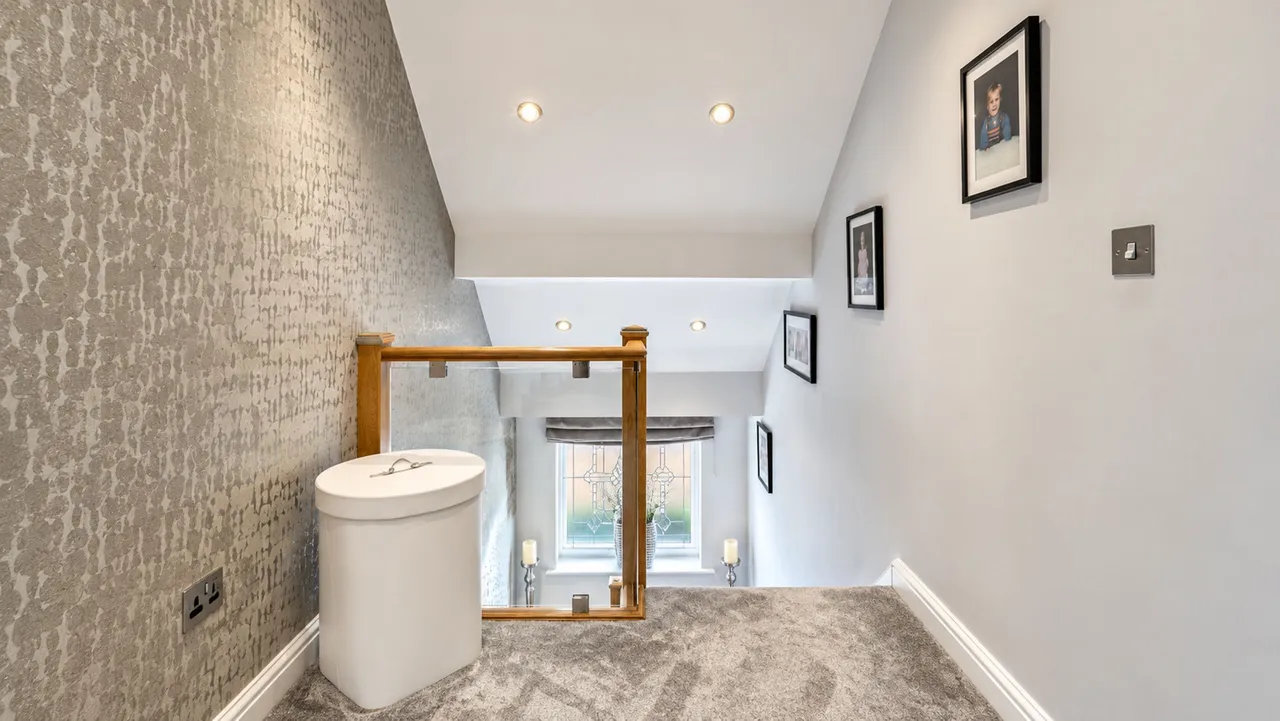 Winmarith Drive, Hale Barns, WA15, photo 14