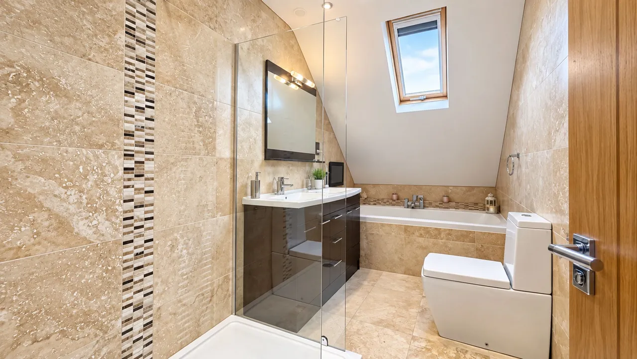 Winmarith Drive, Hale Barns, WA15, photo 18