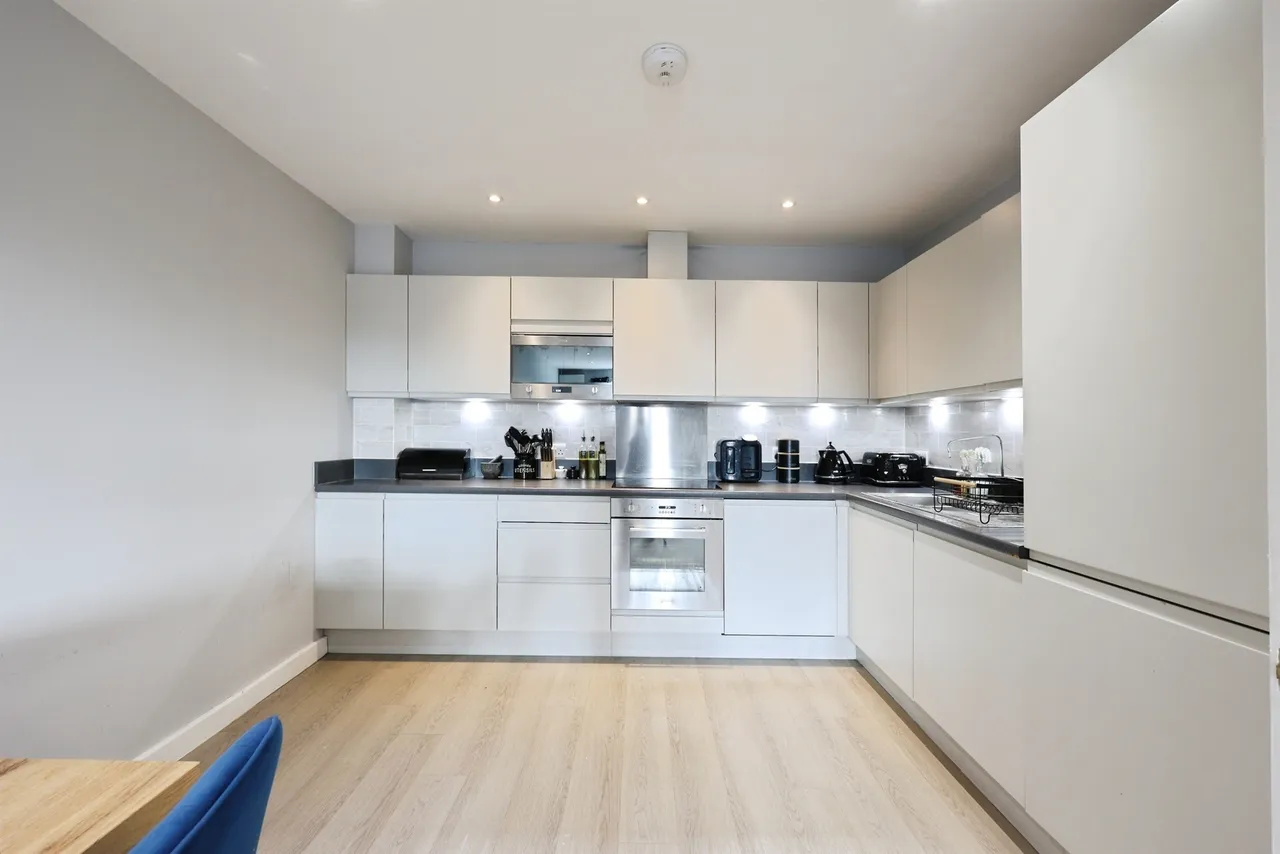St. Albans Road, Watford, photo 7