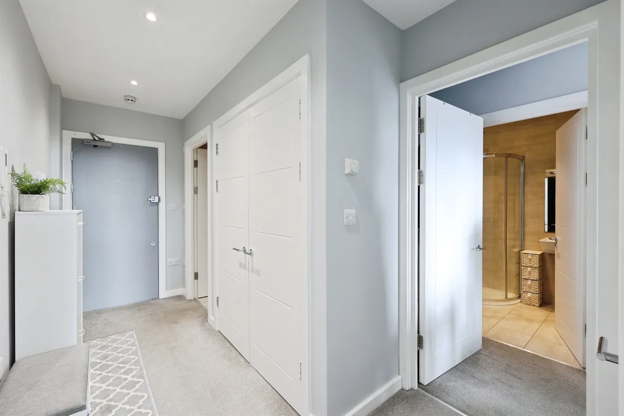 St. Albans Road, Watford, photo 12