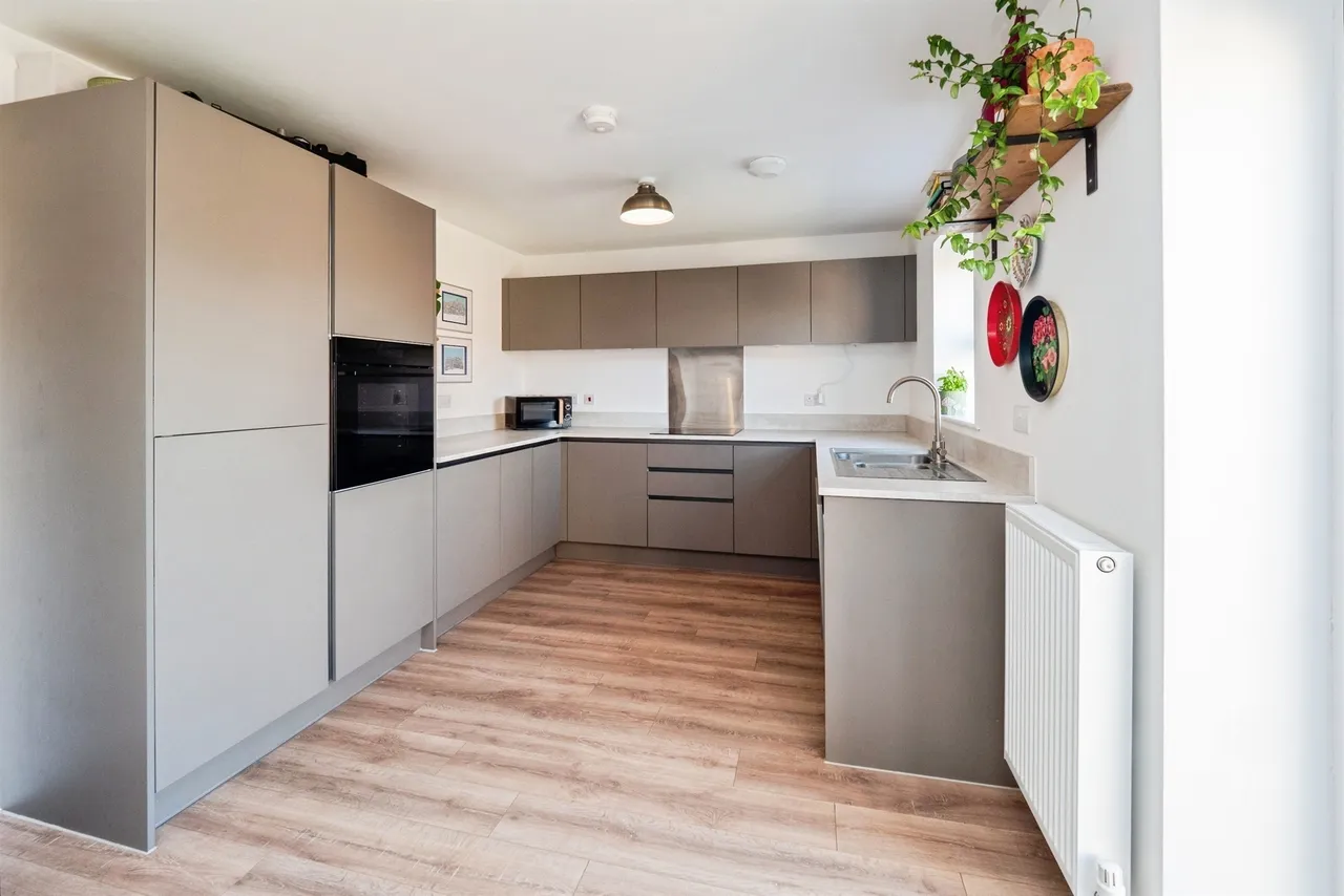 Adkin Drive, BEVERLEY, photo 2
