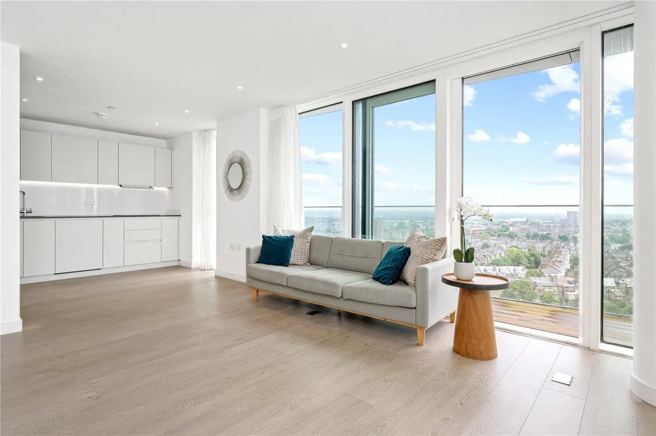 Newnton Close, Woodberry Down, N4, photo 8