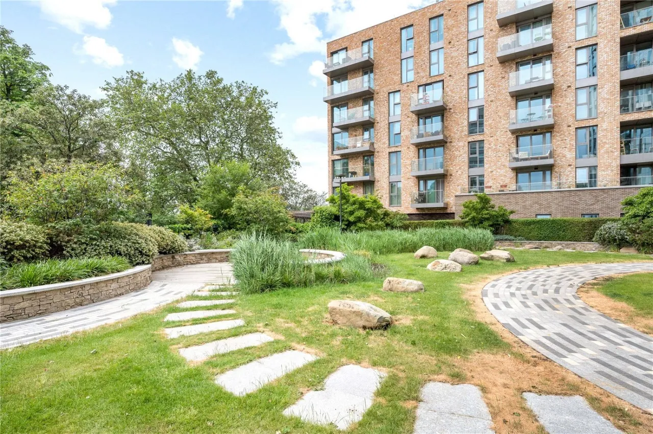 Newnton Close, Woodberry Down, N4, photo 20
