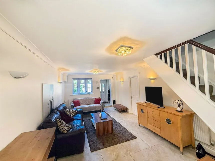 Langham Place, Egham, TW20, photo 4