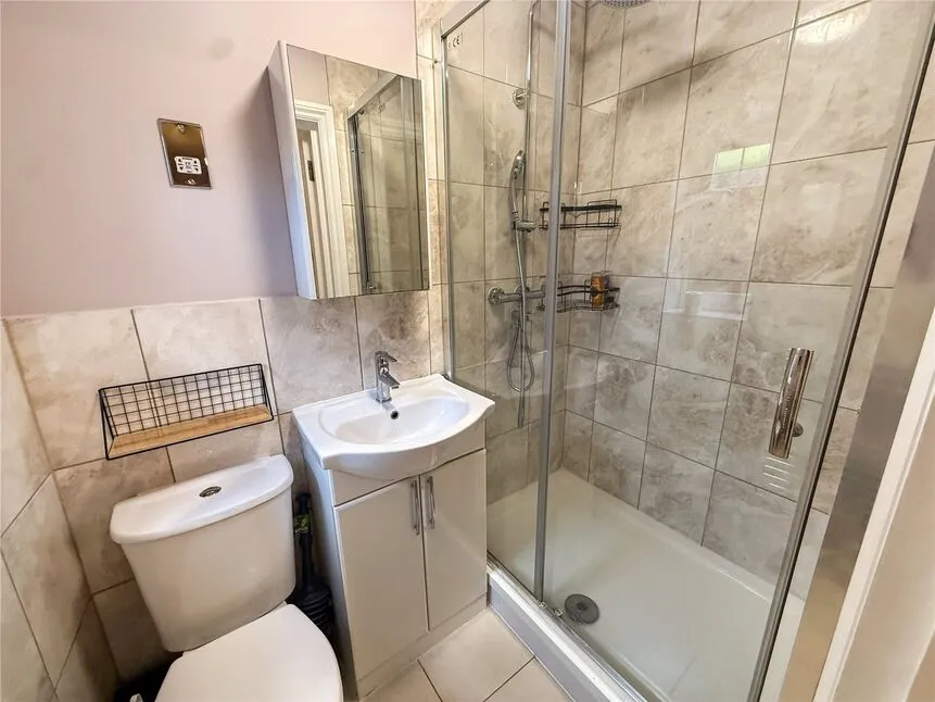 Langham Place, Egham, TW20, photo 6