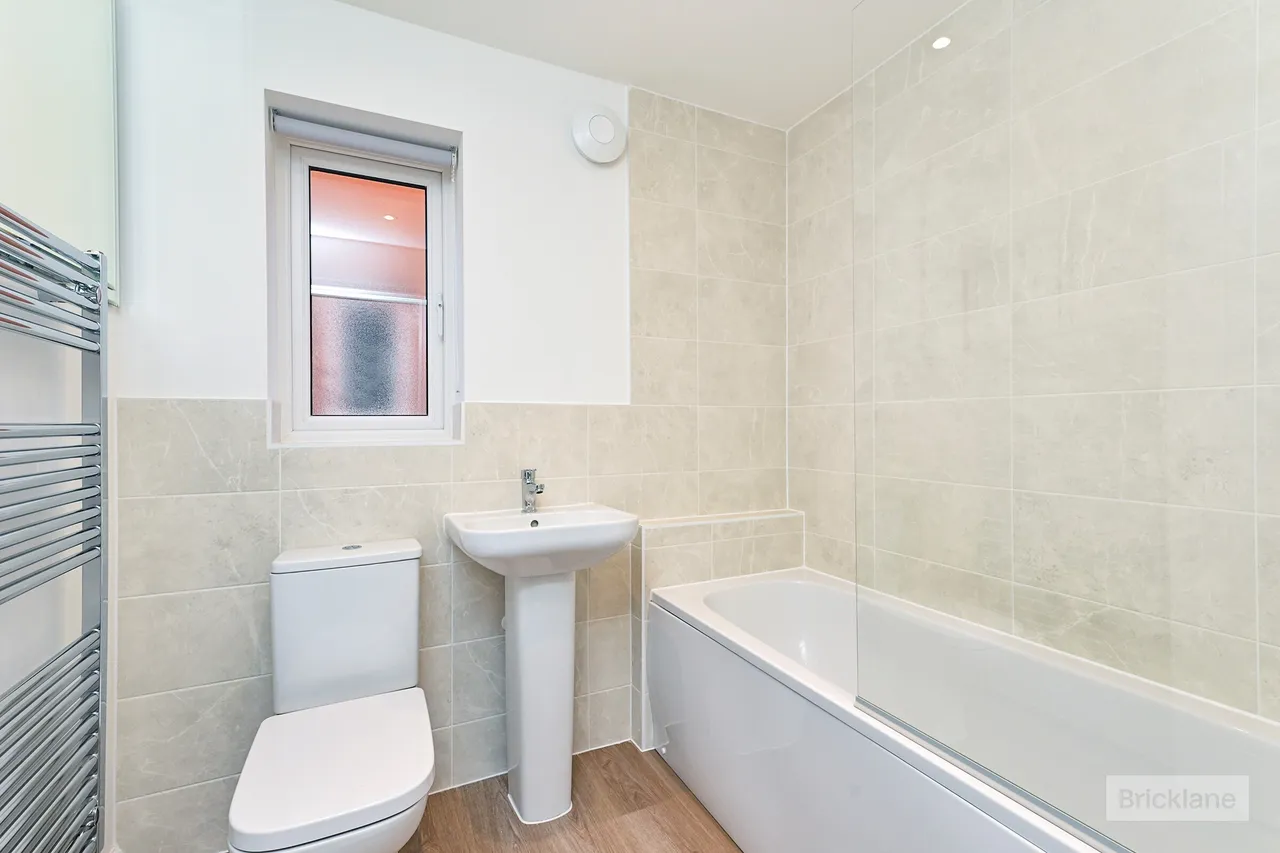 Rodney Close, MARKET HARBOROUGH, photo 10
