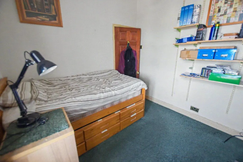 Burnt Side Road, Leeds, LS12, photo 15