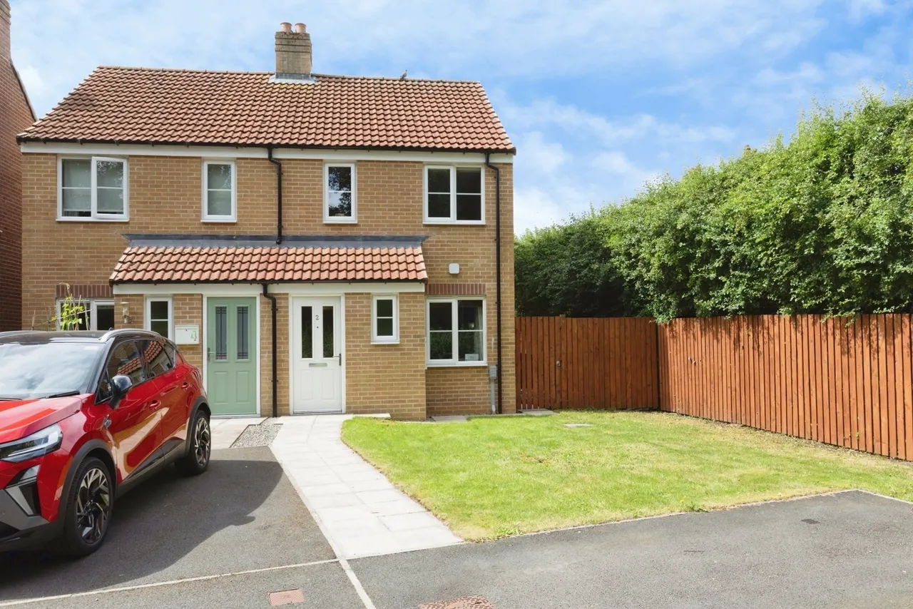 2 bed house for sale — Javelin Way, Bedale, North Yorkshire, DL8