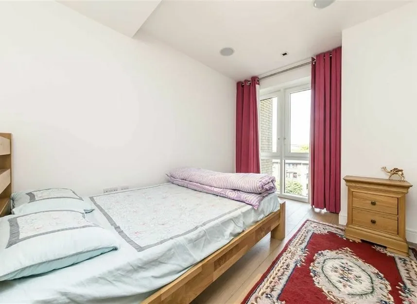 Kew Bridge Road, Brentford, TW8, photo 5