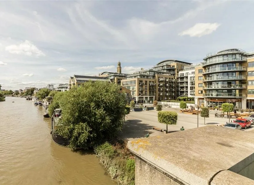 Kew Bridge Road, Brentford, TW8, photo 6