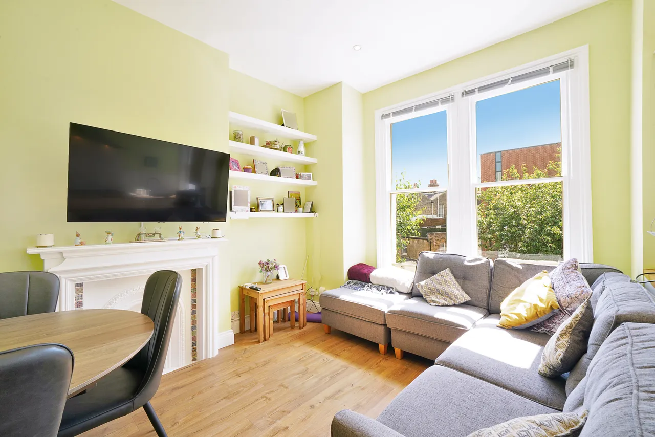2 bed flat for sale — Streatley Road, London, NW6