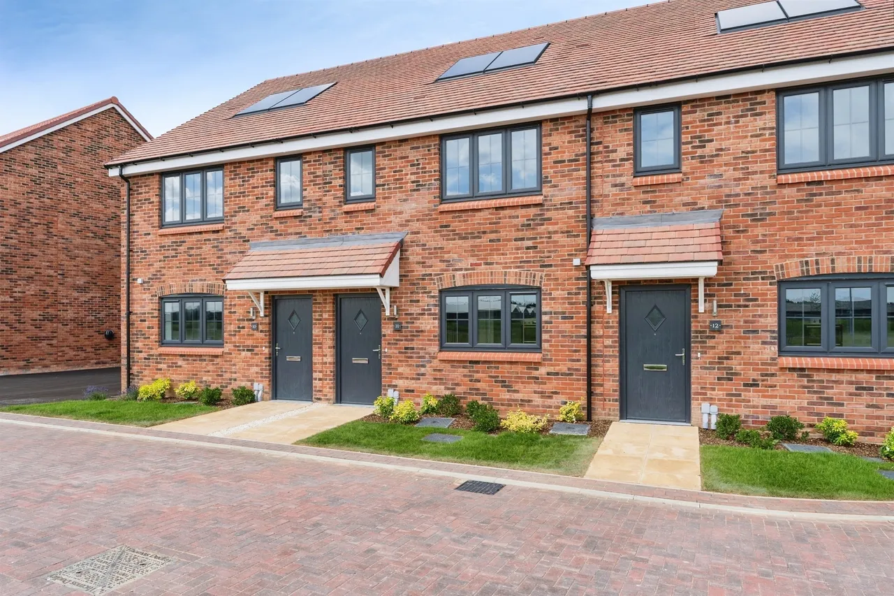 3 bed house for sale, Euphorbia End, Kennett, CB8
