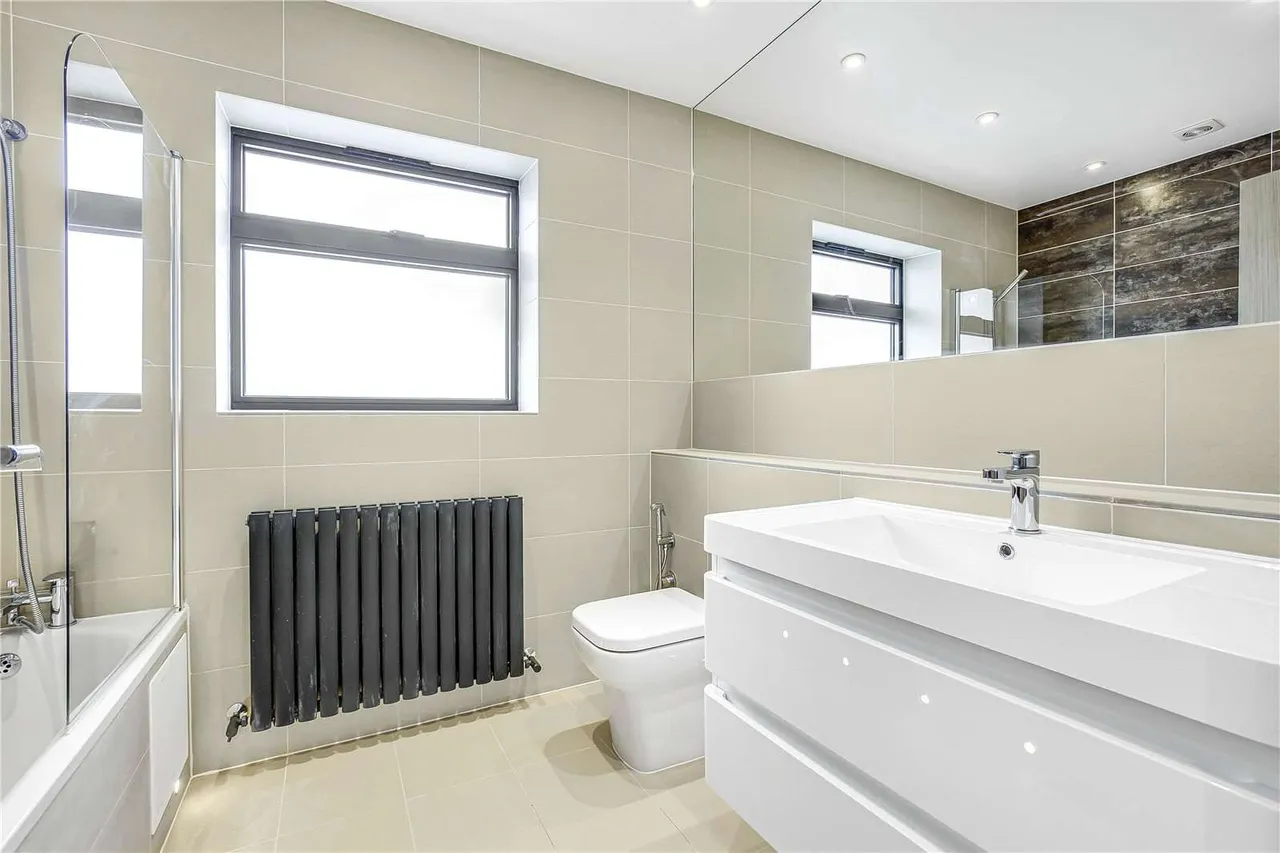 Derwent Avenue, London, SW15 3RA, photo 10