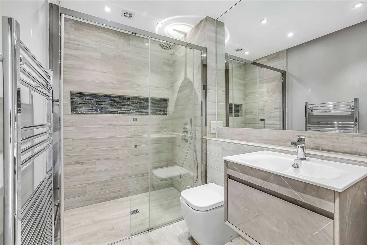 Derwent Avenue, London, SW15 3RA, photo 8