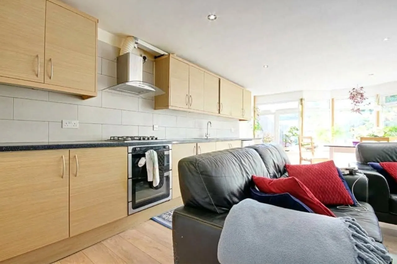 Sedcote Road, photo 4