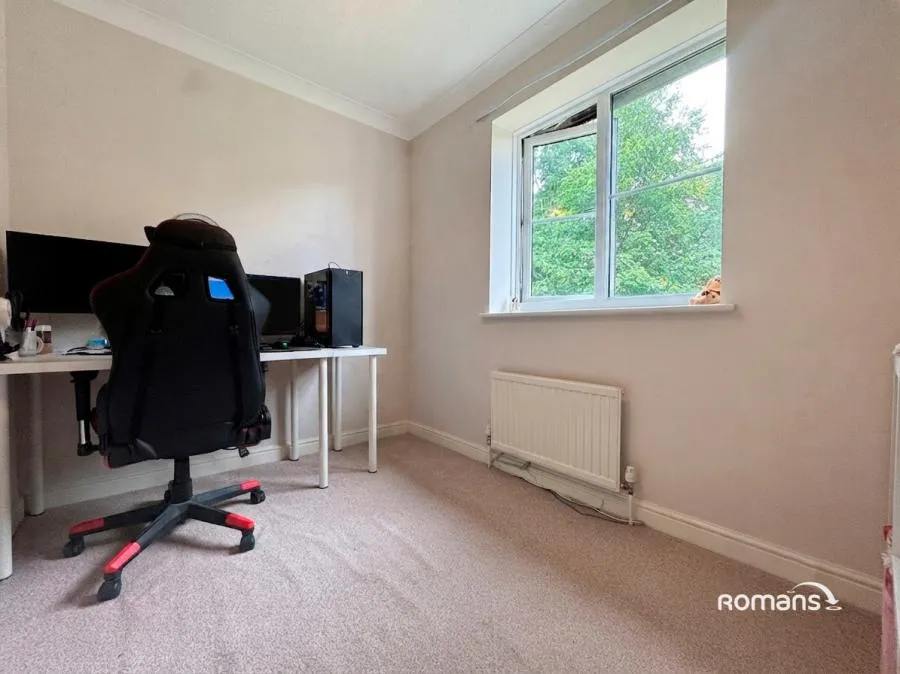 Finch Close, Tadley, RG26, photo 3