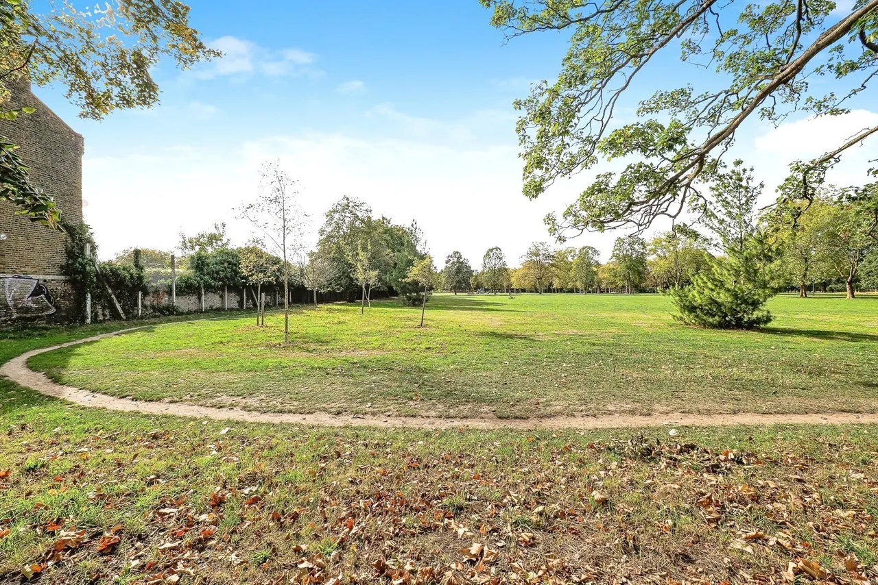 Upton Lane, London, E7, photo 11