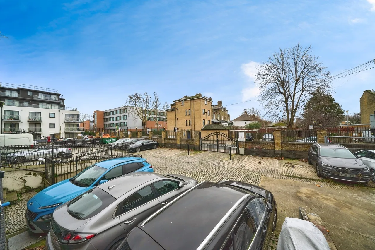 Upton Lane, London, E7, photo 9